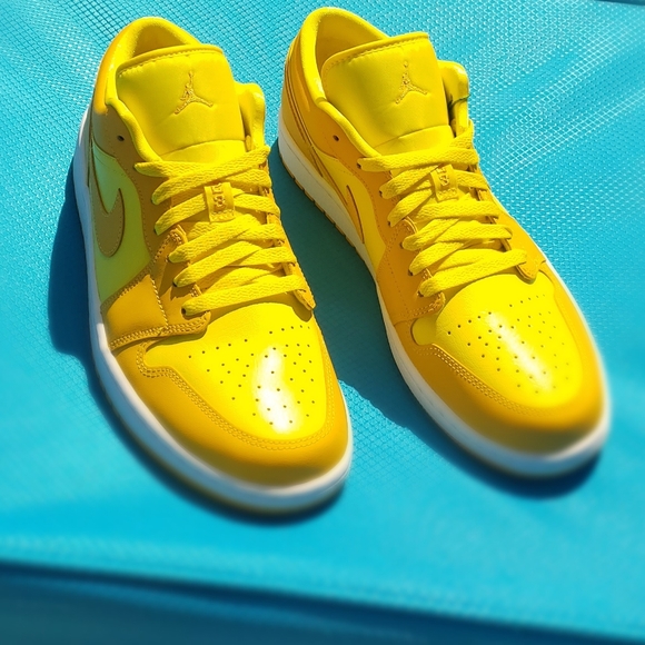 JORDAN RETRO 1 LOW (W) - Picture 2 of 6